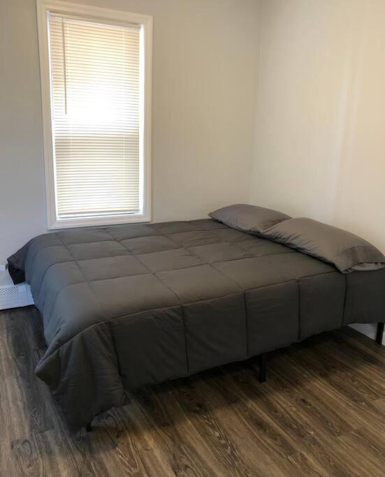 Private 2-Bedroom With Free Parking And Direct Bus To Nyc Manhattan Only 2 Blocks Away Linden Buitenkant foto