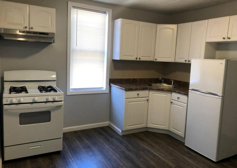 Private 2-Bedroom With Free Parking And Direct Bus To Nyc Manhattan Only 2 Blocks Away Linden Buitenkant foto